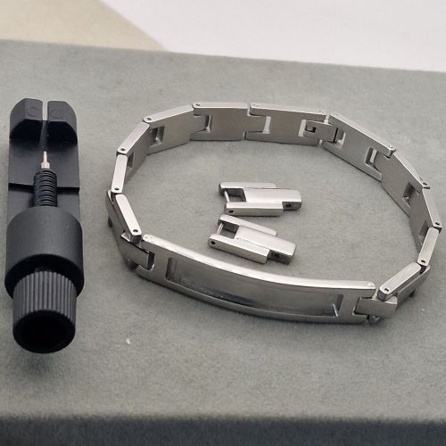 Adjustable link ID bracelet for resin